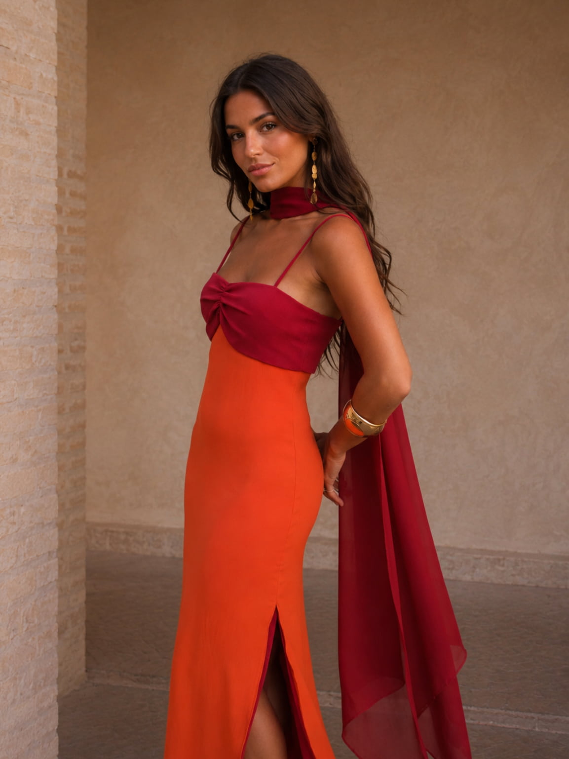 Irene | Zweifarbiges, drapiertes Maxikleid