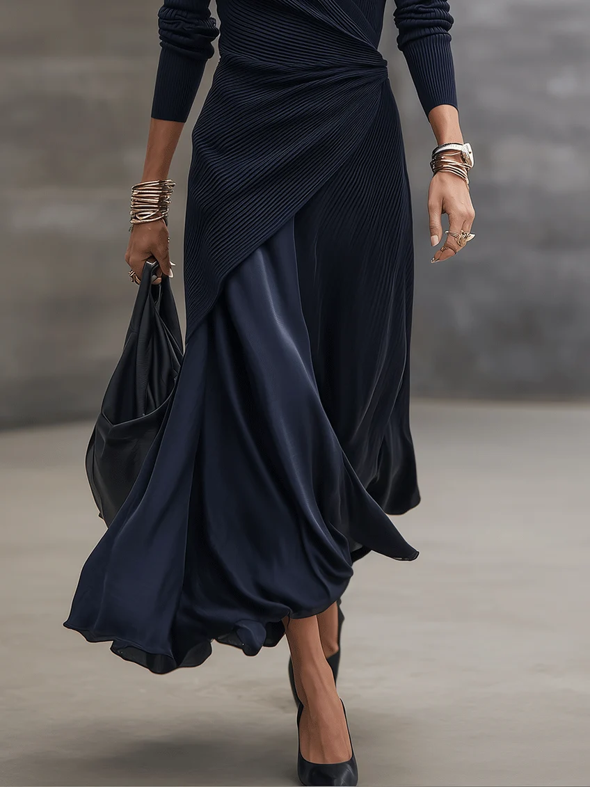 Lucía | Asymmetrisches Maxikleid mit V-Ausschnitt und marineblauen Satineinsätzen