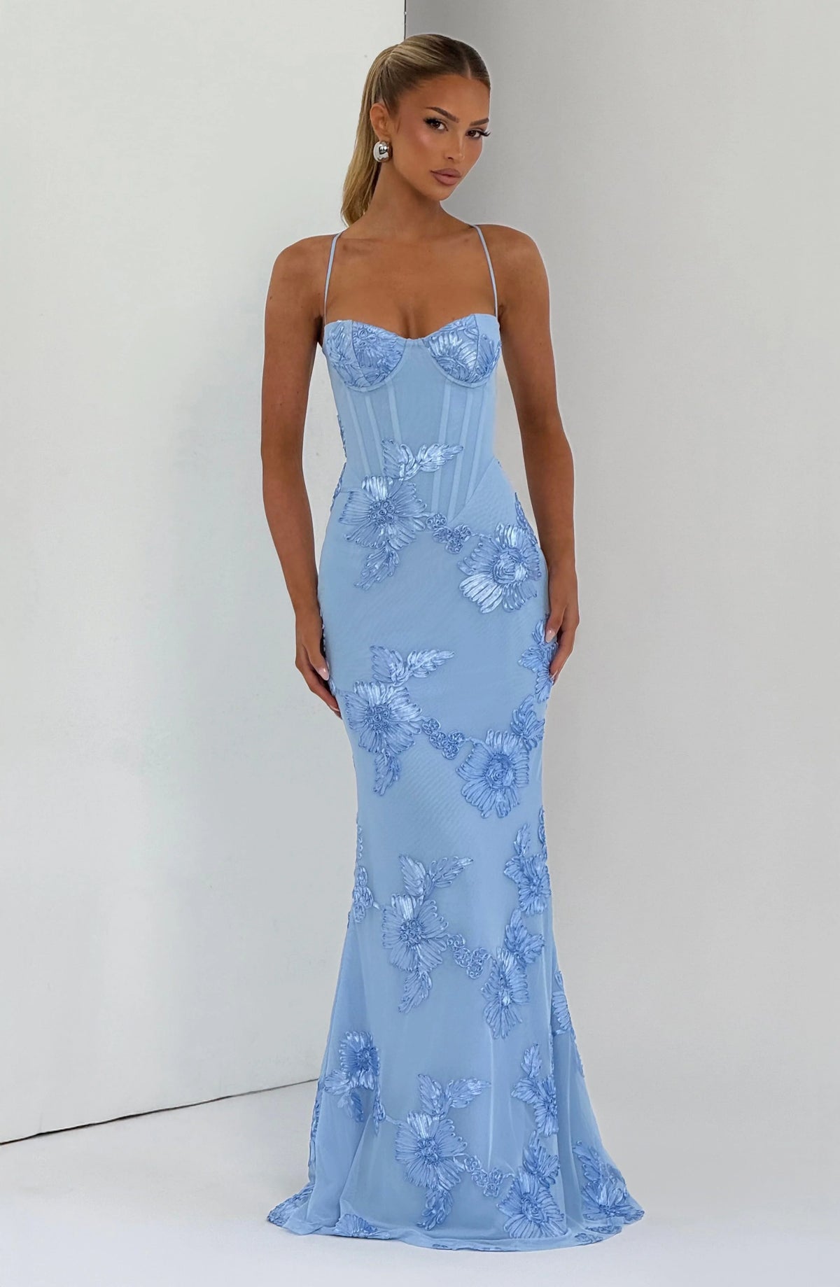 Carmen | Robe longue en maille avec applications florales